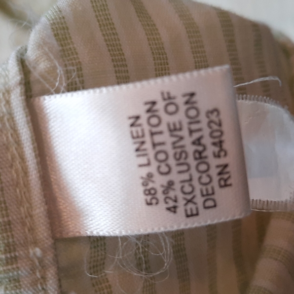 Banana Republic Cuban Style Button Up 58% Linen - Picture 4 of 4